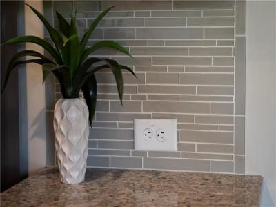 Kitchen backsplash
