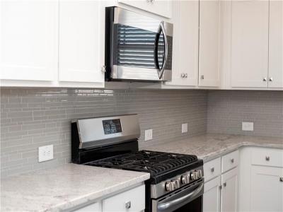 Kitchen Granite and Backsplash